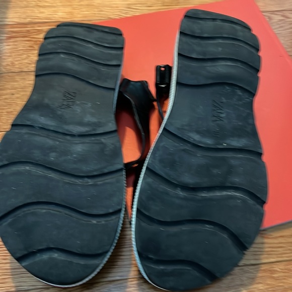 Zara Black Sandals with clasps - Picture 3 of 5